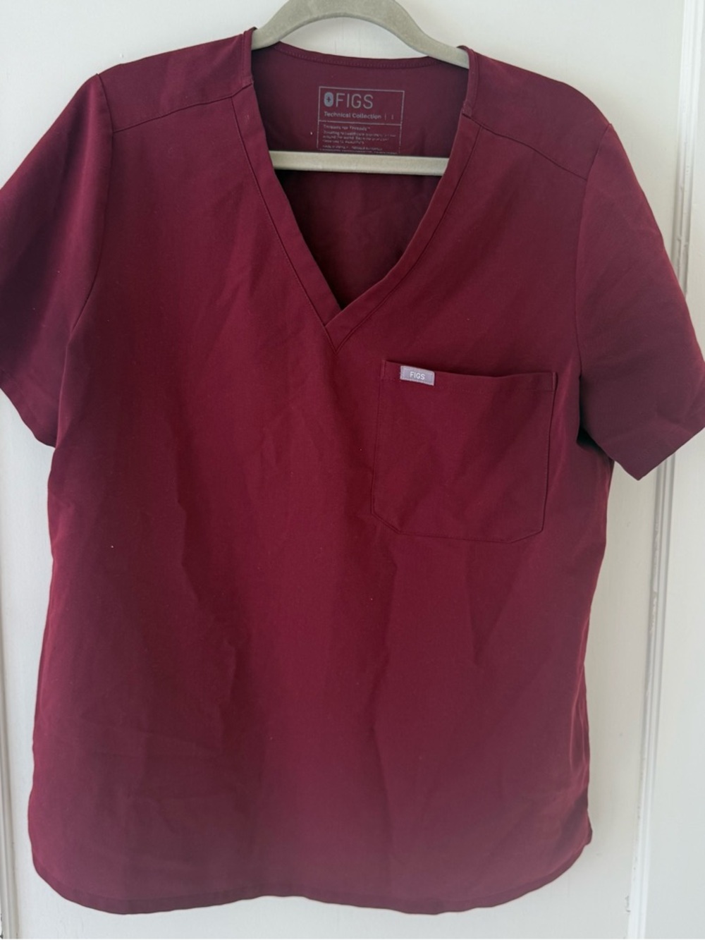 Figs Women’s Catarina One-Pocket V-Neck Scrub Top Burgundy/Wine